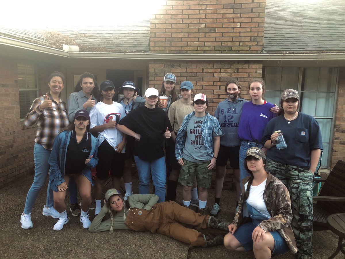 TVCCvball's tweet photo. Long live dad jokes and rednecks. #yeehaw #dadnight #hillbillynight https://t.co/wC1VXQzPaU