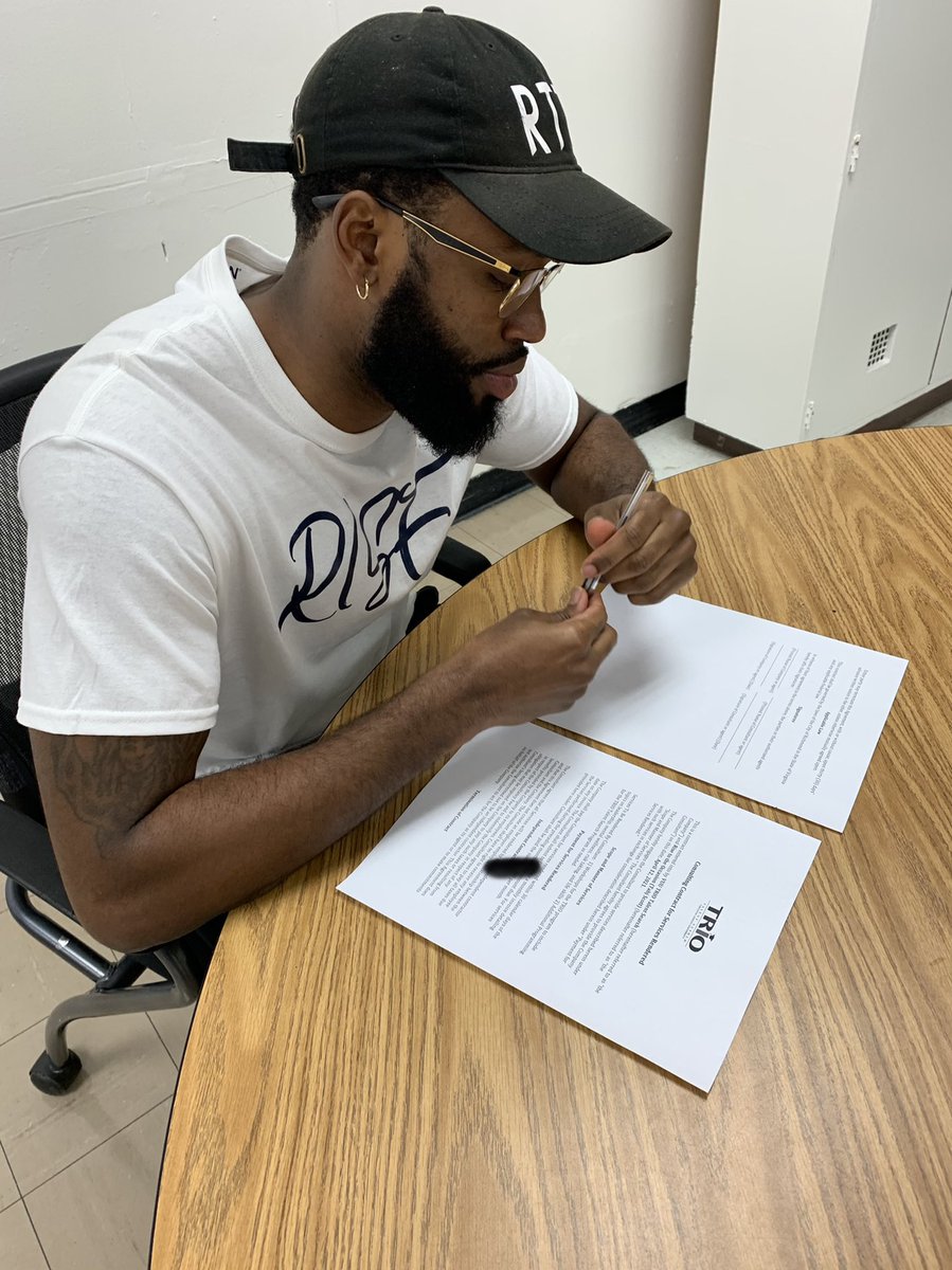 TScotty_'s tweet image. I went from being extremely fearful to present 2-3 minute presentations in grade school to getting paid to teach my own curriculum.

I signed my first contract with Virginia Union University’s Trio Talent Search, teaching MY life development content.

Do The Race 🏎 
#RTTO