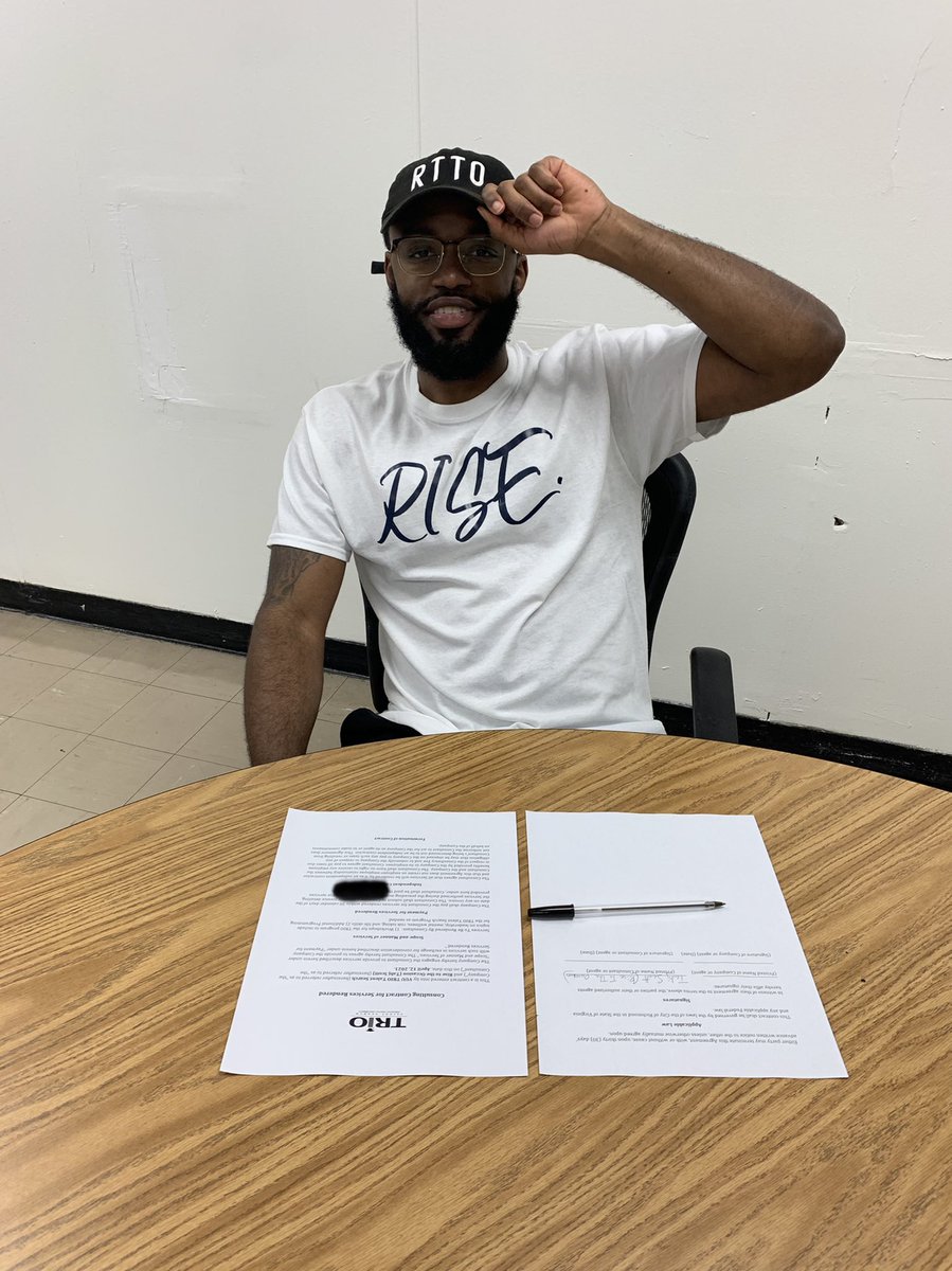 TScotty_'s tweet image. I went from being extremely fearful to present 2-3 minute presentations in grade school to getting paid to teach my own curriculum.

I signed my first contract with Virginia Union University’s Trio Talent Search, teaching MY life development content.

Do The Race 🏎 
#RTTO