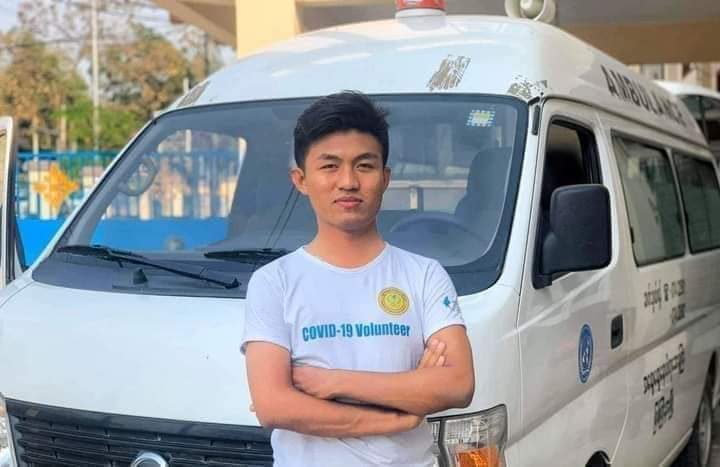 ms_monn's tweet photo. This morning in #Myitkyinar: The terrorists forcibly abducted Ko Myo Htet Naing Linn, the interim union president of Myitkyina University.
#Apr21Coup
#WhatsHappeningInMyanmar
#ReleaseTheDetainees https://t.co/w2SOBF2fpz