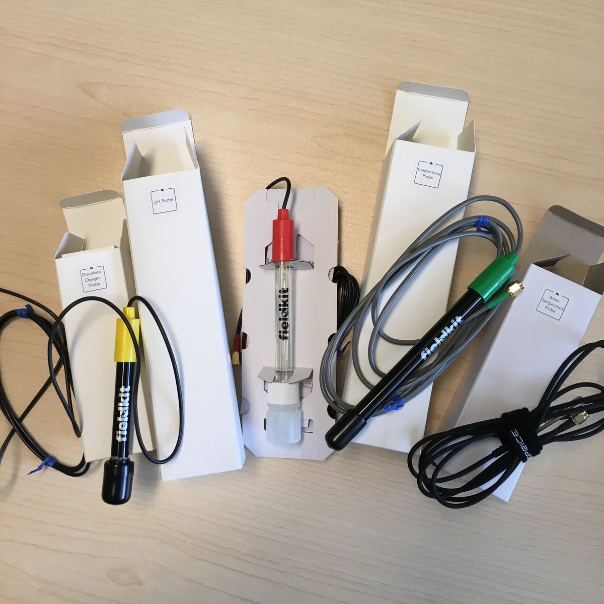 cdwells's tweet photo. FieldKit Water: Some assembly required, but it looks really straightforward.
Here are a few photos of what’s in the kit. I’ll post some photos of the assembly process.
Gratitude to the @FieldKitOrg team for all their hard work! #conservationtech #fieldkit50 #natgeocertified https://t.co/fSe1GQIDPG