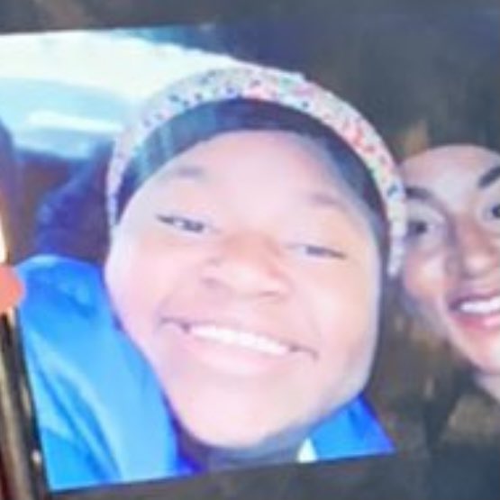 This is Ma’Khia Bryant.Her mother says she was 16-years-old (not 15), an honor roll student, and a sweet childColumbus Police reportedly responded to the child’s call for assistance and shot her in the chest four times, killing her. #MaKhiaBryant #BlackLivesMatter    https://twitter.com/AngelaReighard/status/1384666905835880453