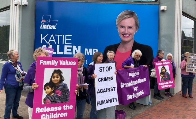 Here are the Grandmothers from the electorate of Higgins asking how @KatieAllenMP can possibly support  detaining children on Christmas Island. For years!! #HometoBilo #familyvalues #releasethechildren #auspol #justiceforrefugees