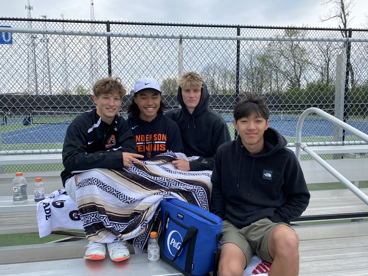 AHSMensTennis's tweet photo. Boys with the clean sweep of West Clermont. Back in action Thursday to finish out a SWEEP of the ECC! #12-1 #7-0 https://t.co/okNeUmnU4E