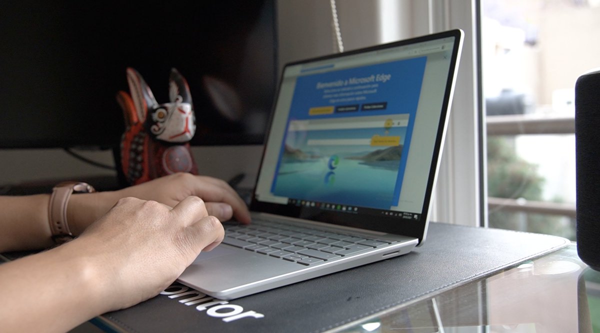 CharlyPi's tweet photo. Algunas de las cosas que más me han gustado
de la experiencia con la #SurfaceLaptopGO:
- Larga duración de batería (entre 11 y 12
horas con brillo al 60%)
- Buen procesamiento de gráficos (se nota
al jugar)
- La combinación de trabajar con teclado +
pantalla touch
#Surfacemx https://t.co/tkWIdueWuu