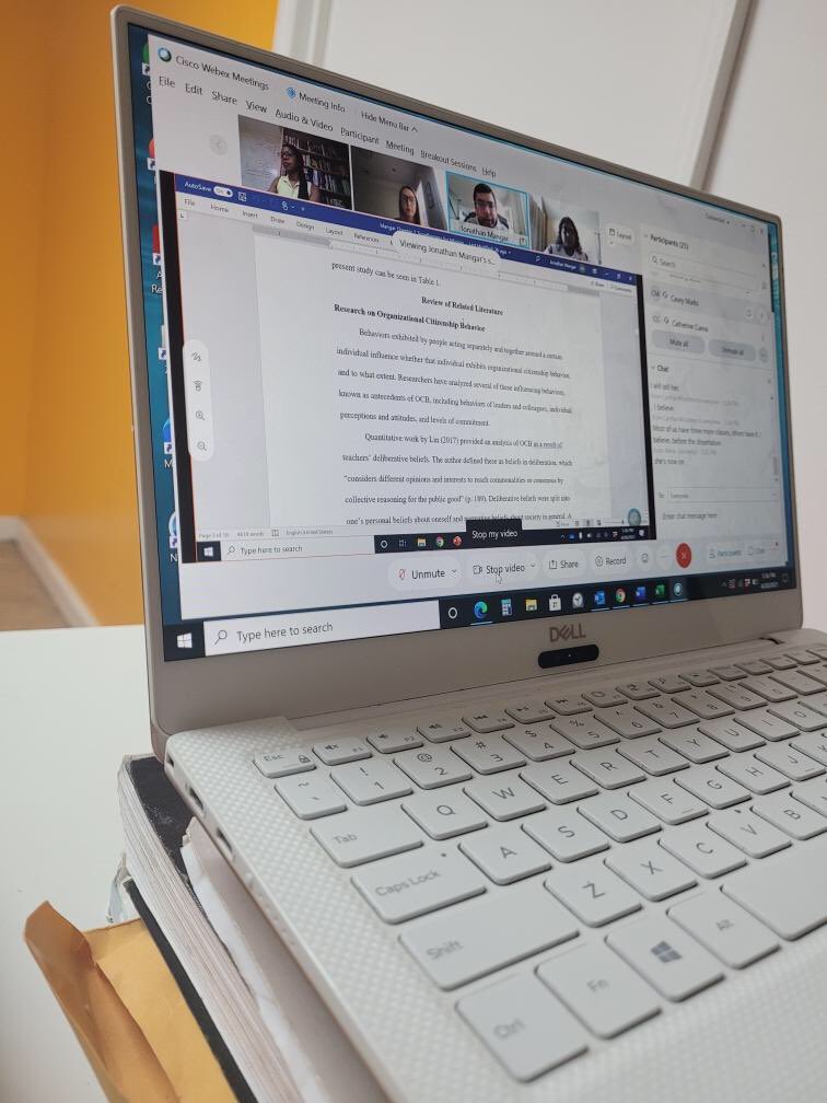 Educators #together - I presented on the literature review process with <a href="/ambeeka/">Dr. Ambeeka Jewnandan</a> in our friend Prof. <a href="/Nhulse23/">Nia E. Hulse</a>’s class! Glad to help newer doctoral students! @SJUEducationNYC