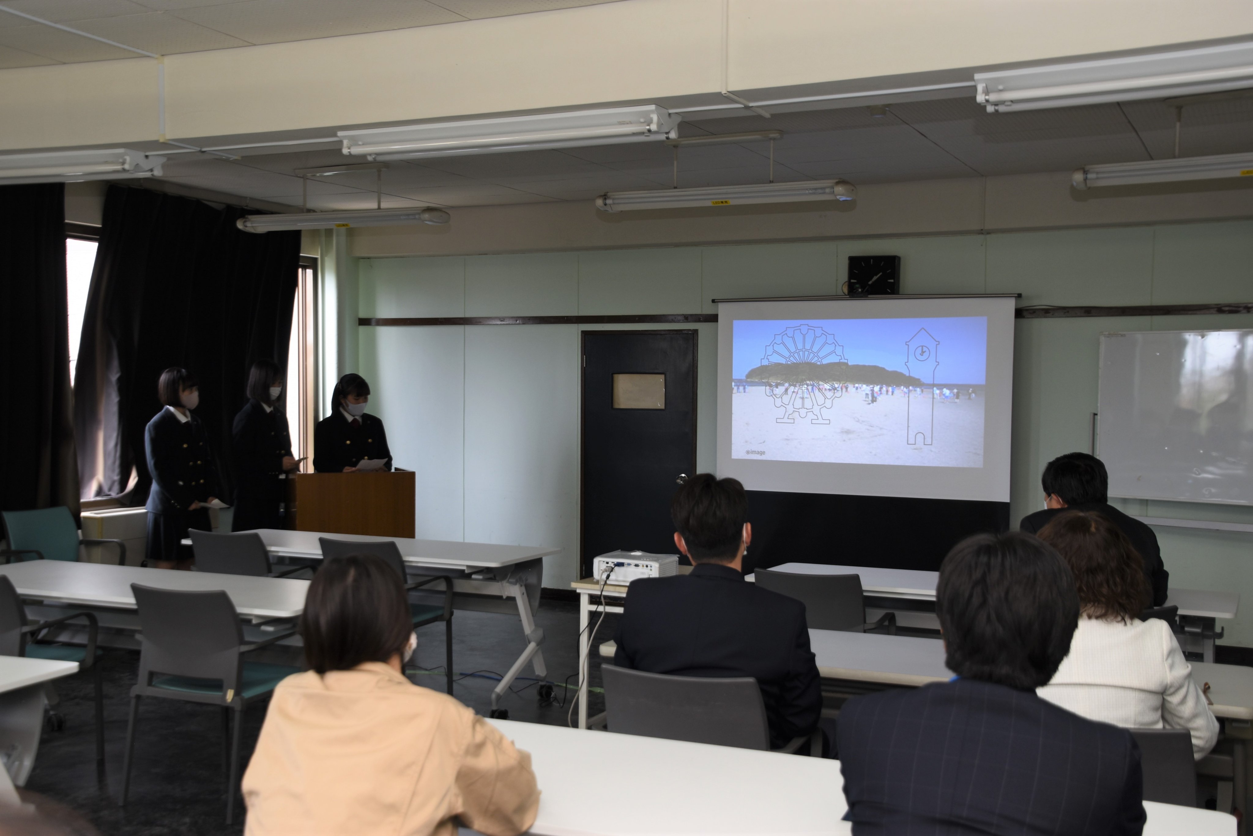 تويتر 館山市役所 على تويتر 安房高生が英語でプレゼン 4 16 金 県立安房高等学校の3年生による 館山の活性化 魅力化 をテーマとした英語でのプレゼンテーション が行われました より魅力的なまちにするため3つの事業提案を基に高校生からも多くの発言が