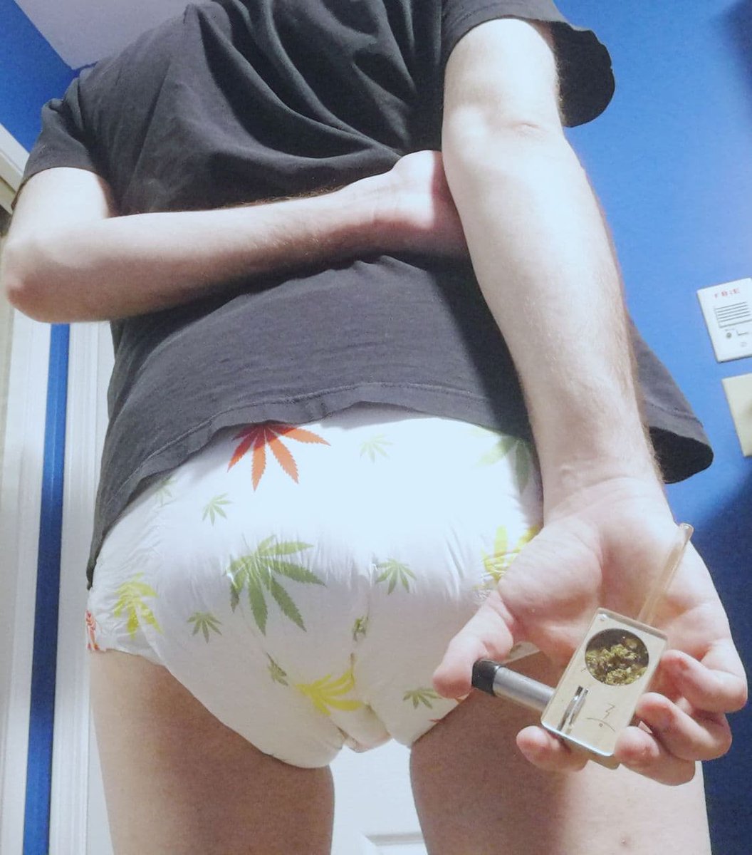 ethanabdl's tweet photo. haha funny weed number
#nsfw #abdl #abdlboy #adultbaby #diaperlover #littlespace #ageplay https://t.co/sltBYN1ZV8