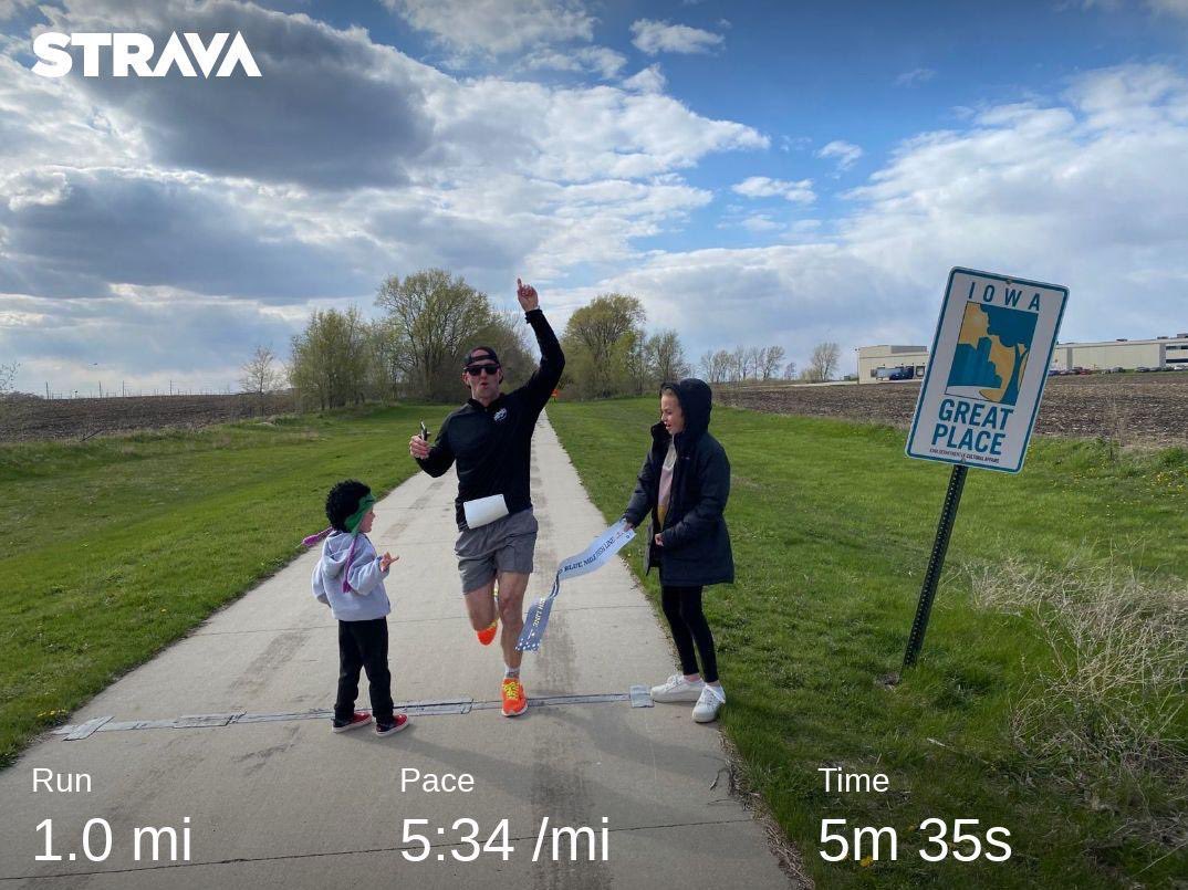 GoldMedalDad's tweet photo. The Grand Blue Mile went virtual this year. Decided to have the fam setup my finish line and be my cheering section! A mile jog out and a sprint back. 🏁 

I finished in first place with a 5:35! 🥇🤣
#WellmarkGBM #BulldogDouble #GrandBlueMile #DrakeRelays2021  #RunIowa947 https://t.co/IqFreNhO4u