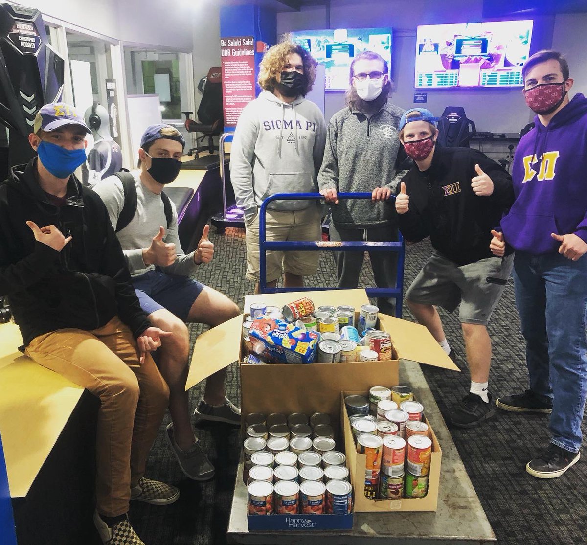 SIU_IFC's tweet photo. 🟣🟡Sigma Pi partnered with the E-Sports Arena to host a philanthropy event tonight to support the Saluki Food Pantry. 
🥫5 canned goods for the Saluki Food Pantry for play time!
🕹Great job on a successful program, @sigmapi_siuc! @SigmaPi https://t.co/tWn9tU3lWq