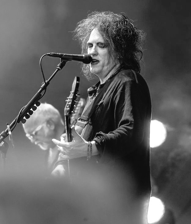 Happy Birthday to Robert James Smith, English singer, songwriter, musician, lead guitarist for Siouxsie and the Banshees, co-founder of  The Cure and member of The Glove, born on this day in 1959, Blackpool. 

#punkrock #postpunk #newwave #gothrock #robertsmith #history #otd