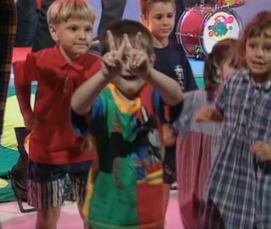 jameswiggle0808's tweet photo. @Anthony_Wiggle @GregPage_Yellow @TheWiggles  Was this the original “Wiggle” W sign?? https://t.co/TekVVncolv