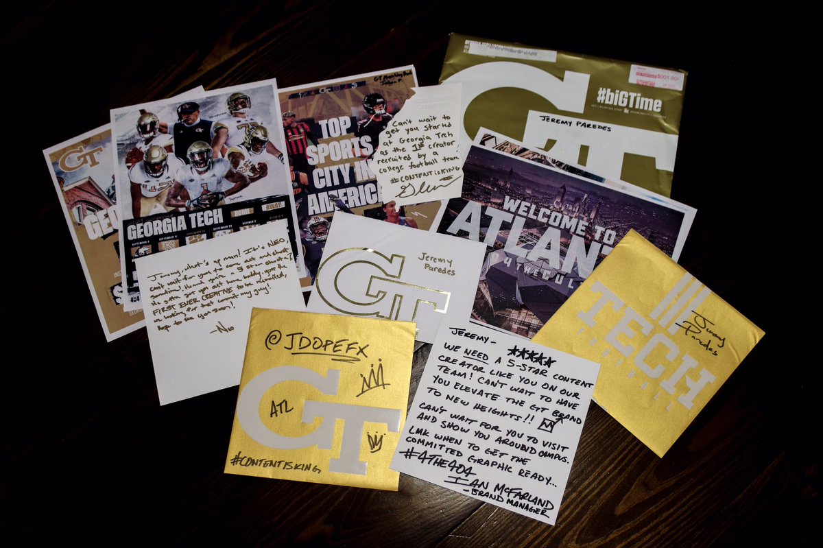 SkullSparks's tweet image. Recruiting isn&apos;t just for the athletes. Check the material @GeorgiaTechFB creative team is sending out to woo high school creatives... (h/t @glenningram, @ianrmcfarland)