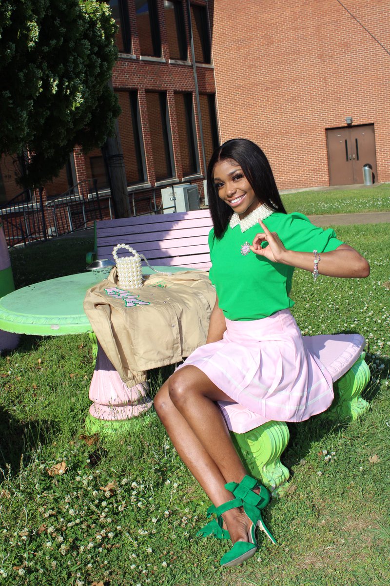 ayana_duhhh's tweet image. Sorry for the wait but PEARLfection takes time💓💚. • • •  #48 I am THE PINK PRINT of THEE OH SO PRETTY 49 Exquisite P.E.A.R.L.S.  #aka1908 #akaland #betapi #phirstdayout #akawoman💗💚