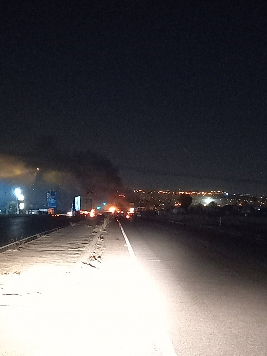 A strike is brewing in Olievenhoutbosch. Multiple fires and burning tyres on R55 as you enter Oliven. Avoid!!!
@Radio2000ZA
<a href="/ewnupdates/">Eyewitness News</a>
<a href="/SABreakingNews/">SA Breaking News</a>
<a href="/EWNTraffic/">EWN Traffic</a>
<a href="/GTP_Traffstats/">GTP Gauteng Traffic Police</a>
<a href="/TrafficSA/">TrafficSA</a>
<a href="/jaca_traffic/">Jacaranda FM Traffic</a>

#olivenstrike
#olivenprotests