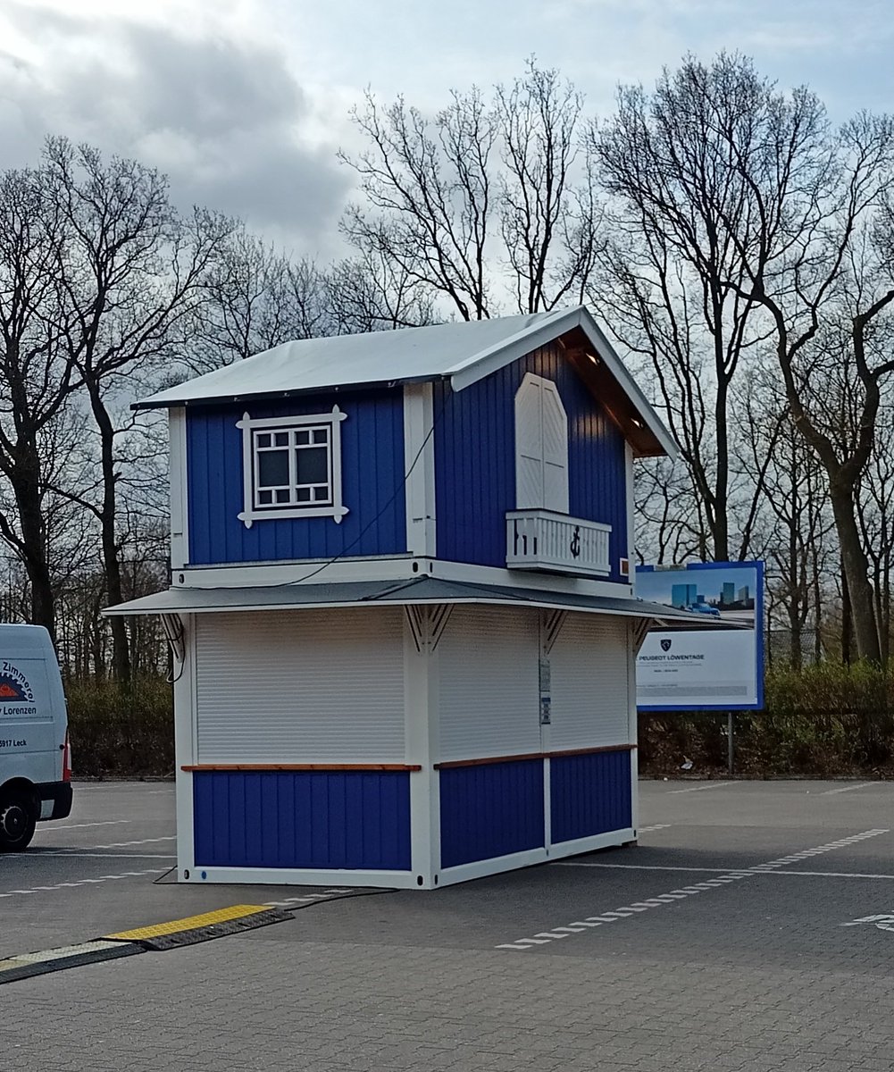 Ich kann mir nicht helfen...ich finde unser Testzentrum sieht aus wie eine Bude auf dem Volksfest bei dem man sich gebrannte Mandeln abholen kann...