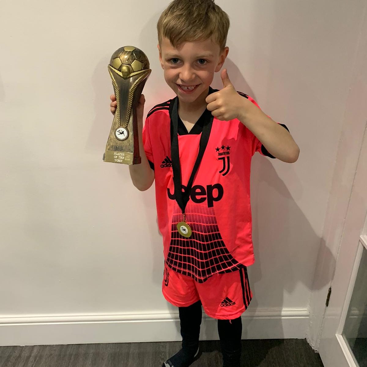 Congratulations to Lennie <a href="/Batesyearl/">Scott bates</a> for winning the Trainer of the week in his 1st session 
A few tears at first but when we got him playing he did absolutely fantastic 
Well done little man ⚽️🖤💛