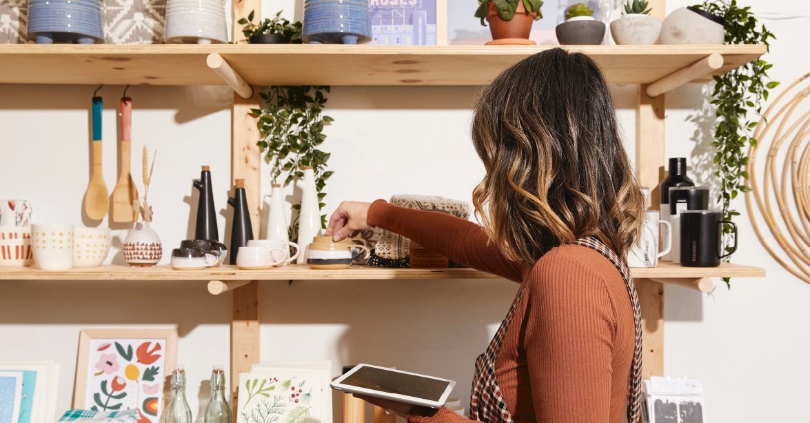 tabletpos's tweet image. If you're a retail business, you might want to read this great article by @lightspeedhq about how to make make your products stand out! 🛍️🛒
Read the article: ▶️ buff.ly/3vcphtX

#Retail #merchandise #shopdisplays #tabletpos #lightspeed