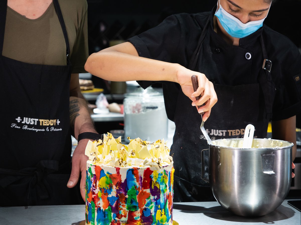 HPCHydePark's tweet photo. We love watching the talented chefs work at Just Teddy 🤩  How beautiful is this colourful cake creation?! 

#MadeToEnjoy #JustTeddy https://t.co/aLK96SXXVr