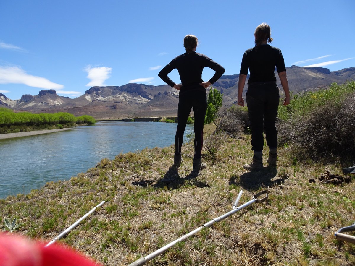 Looking over photos of fieldworkin prep for my vEGU presentation. Here's @rachelksmedley and I doing our superhero poses before coring for our last sample.
