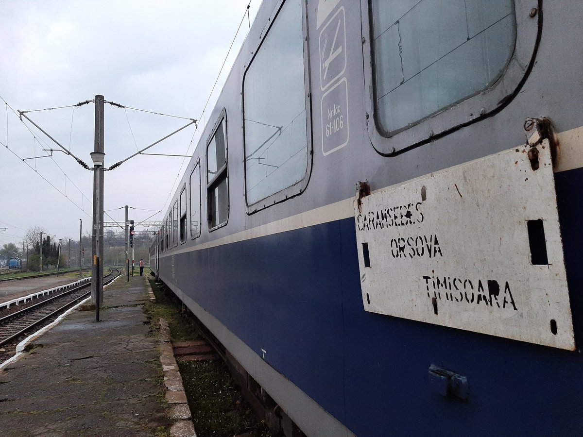 My train to Slatina-Timiş. Time to dive into the Eastern European delicacy of a sparkling wine flavoured croissant.