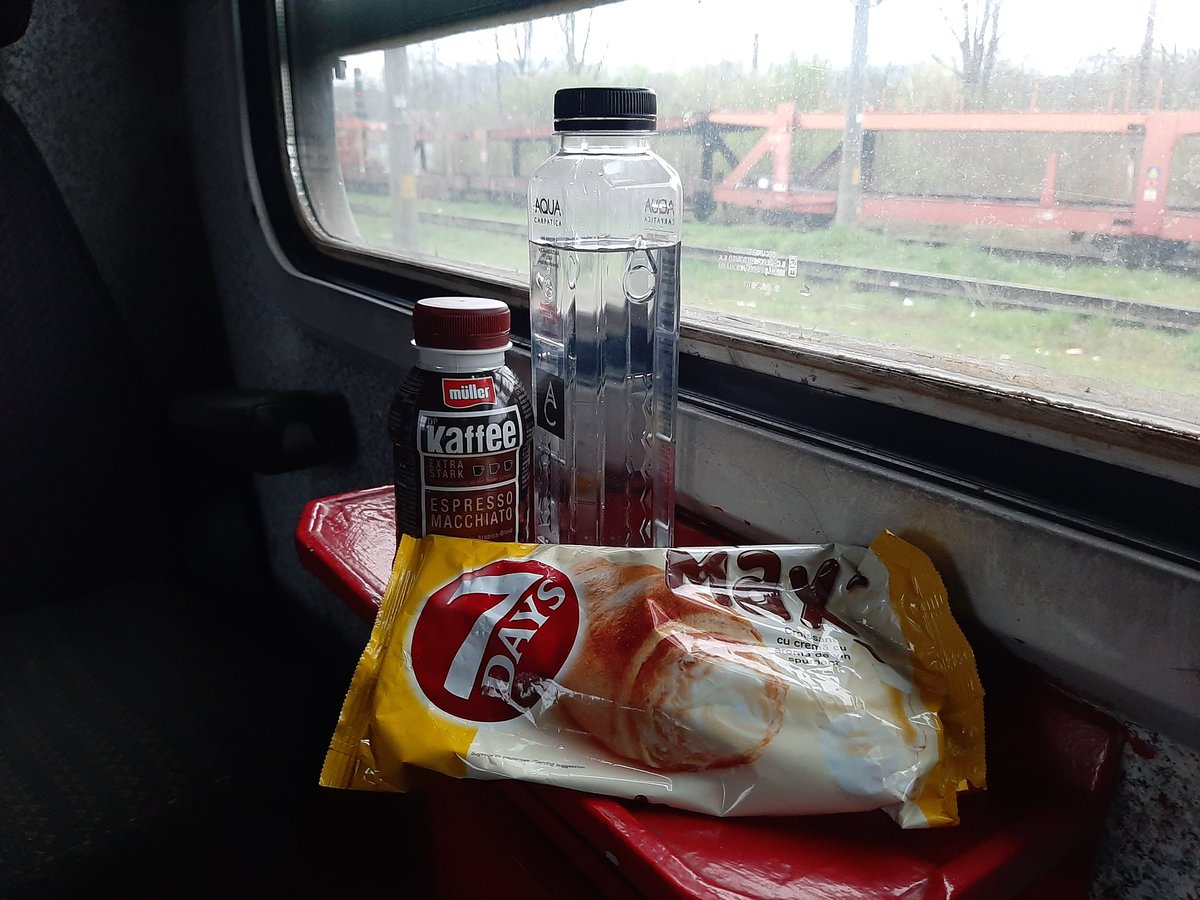 My train to Slatina-Timiş. Time to dive into the Eastern European delicacy of a sparkling wine flavoured croissant.