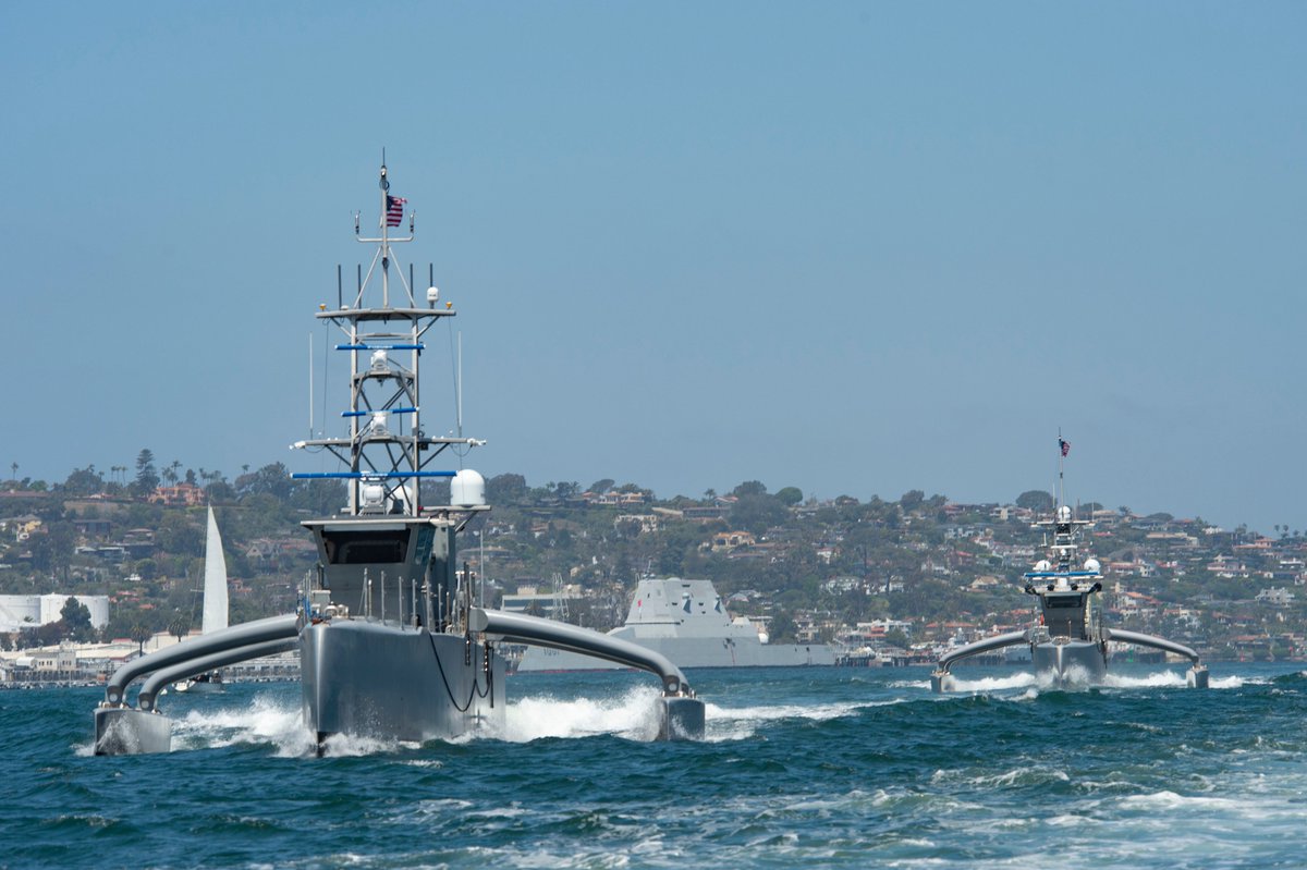 The medium displacement unmanned surface vessels Seahawk, front, and Sea Hunter launch for the #USPacificFleet’s Unmanned Systems Integrated Battle Problem 21 (@UXSIBP 21). #ForceToBeReckonedWith #USNavy #US3rdFleet #UxSIBP21