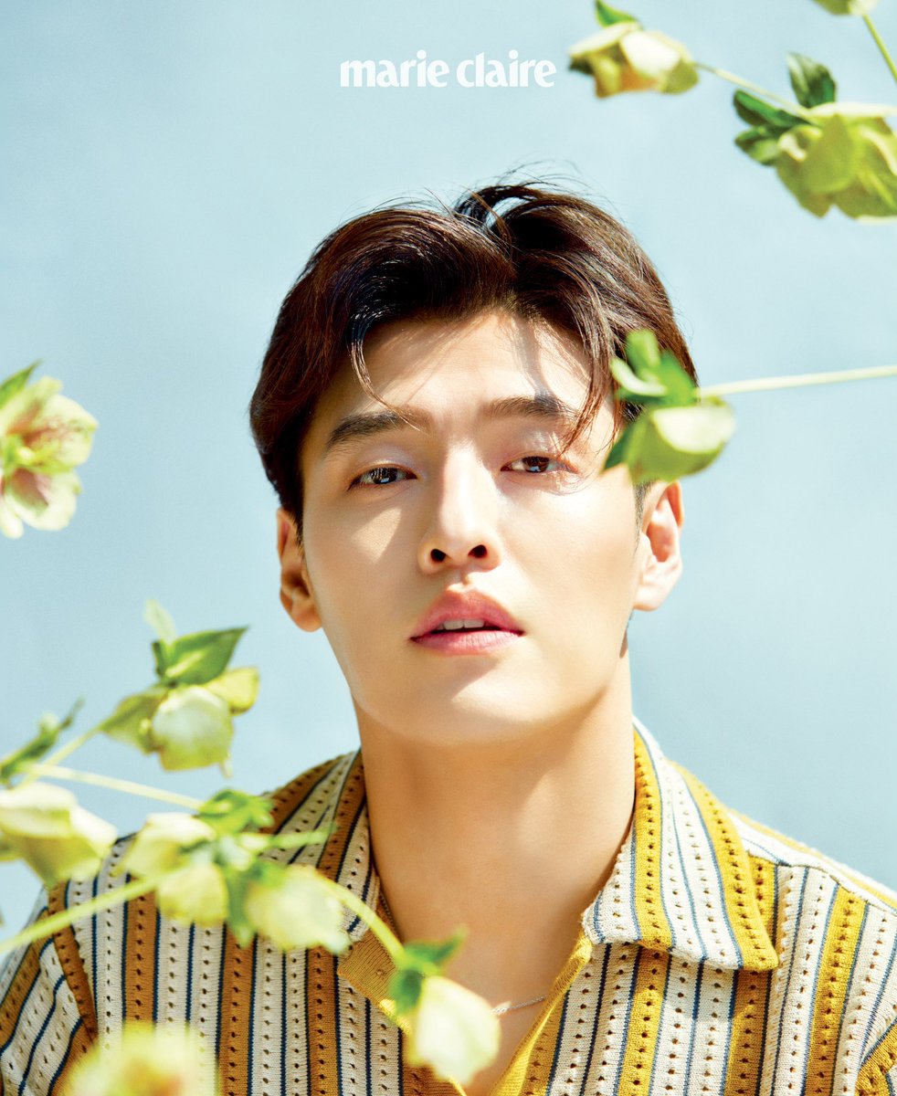 영화 <비와 당신의 이야기>에서 함께한 배우 #강하늘 과 #천우희 의 화보를 공개합니다. 마리끌레르 5월호 및 웹사이트에서 화보 전체와 인터뷰를...