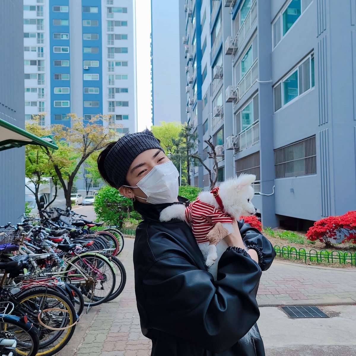 OmegaX_members's tweet photo. [#OX]

초롱이와 한컷!!^^♡
오늘도 날씨가 화창하니 좋네요~!!

#OMEGA_X #오메가엑스 #한겸 https://t.co/txmCWpYHM5