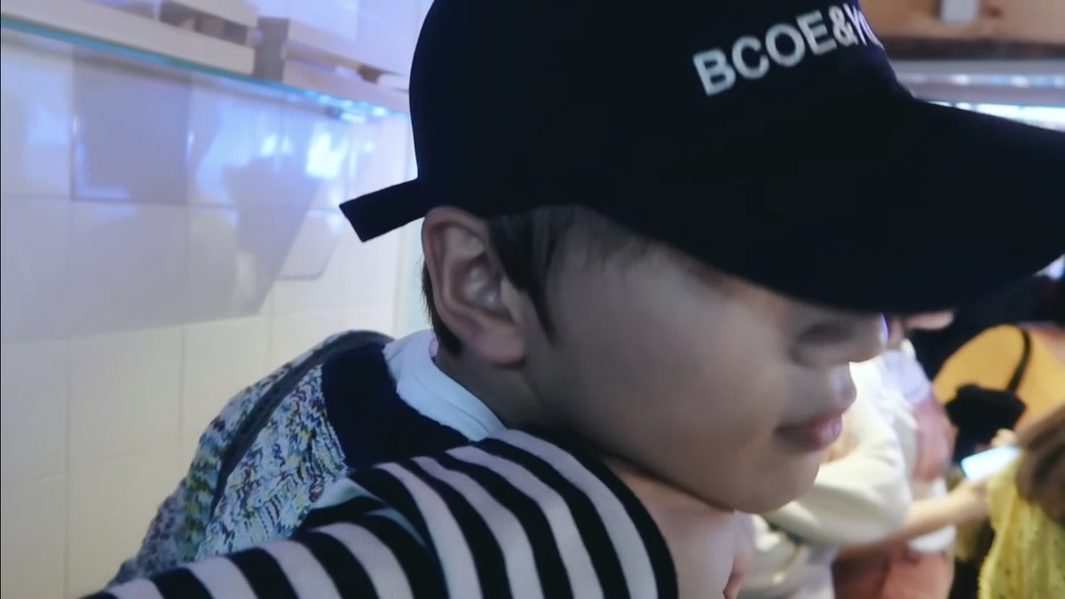 แฮชานก็คือไทป์แฟนเด็กขี้เล่นอะ ถึงจะชอบกวนตีนพี่แต่ก็อ้อนพี่คนเดียวนะคับอะไรแบบนี้ 🥺