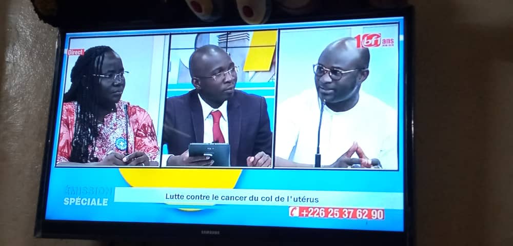 Thiomcy's tweet photo. @GenEgaliteFR! Ravie cher champion @ocharlemagne pour le leadership declenché, lead dans la #CoalitionDSSR. Pensons global #DSSR afin que les activités du #BurkinaFaso n'occultent pas les priorités en matière de lutte contre le #CancerduColdelUtérus. @ONUFemmes @UNFPABF https://t.co/wcIl7gVH2W