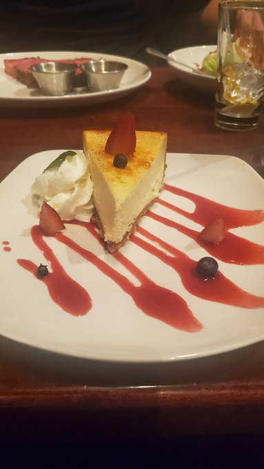 Life hack Instead of ordering real food for dinner, just order dessert! https://t.co/znJoUpr47m