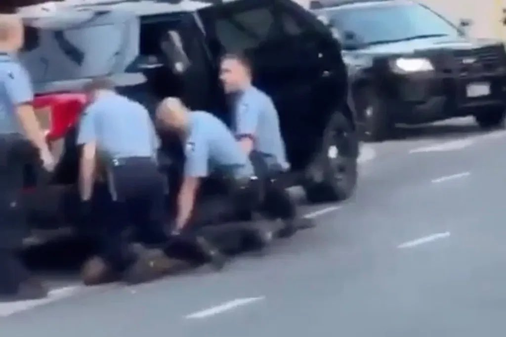 EVANGELIST_SC's tweet photo. One would think that all cops aren’t bad, Not one good cop here.  I await their trial too and their guilty verdict ✊🏽 #Convictthemtoo #DefundDisarmDisband 
#BlackLivesMatter 
Rest In Peace George Floyd 🌹8:46 😔9:29 😔

🗣Pass: The George Floyd Justice in Policing Act of 2021 https://t.co/XMnop7XD19