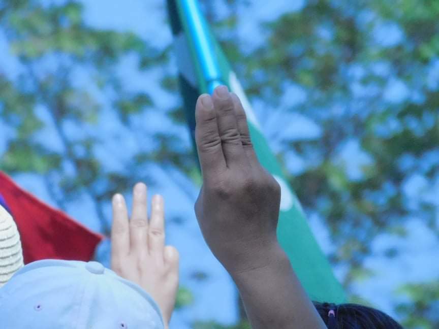 The Blue Shirt Campiagn was held by Youths in Htay Ngwe Lya ward, #Loikaw City, Kayah State, this morning against the military dictatorship. #Apr21Coup #MilkTeaAlliance #ReleaseTheDetainees #WhatsHappeningInMyanmar