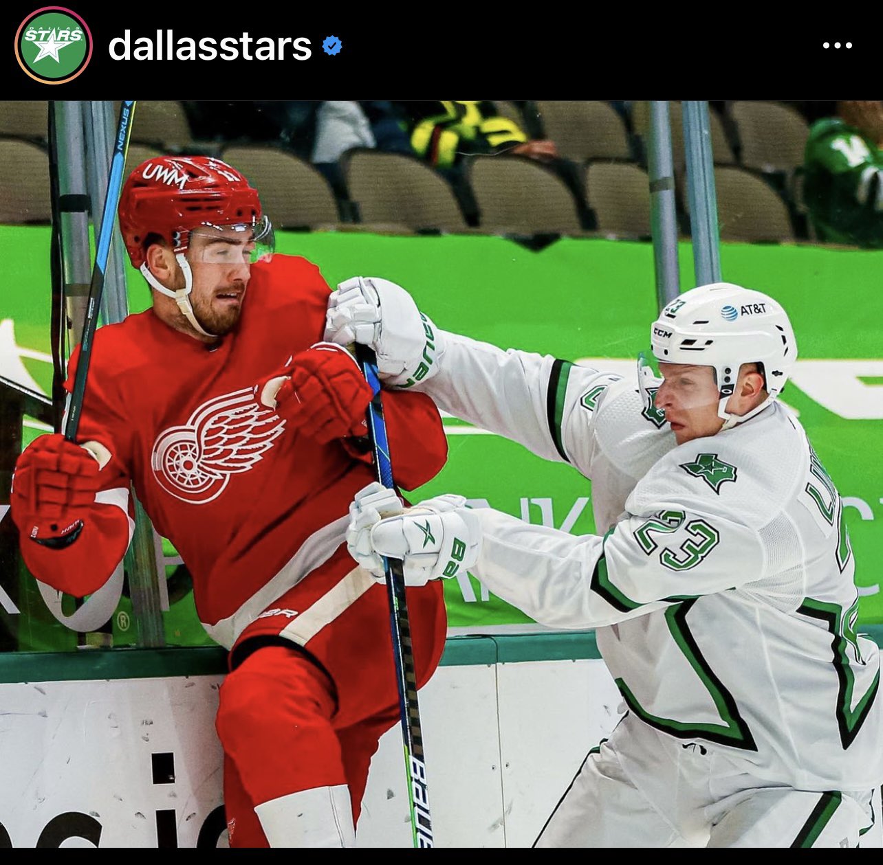 EzeT0-3UcAM1r6T?format=jpg&name=large