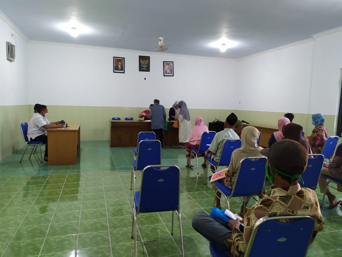 afif_nafiza's tweet photo. Penyaluran BLT-DD termin Maret Desa #bacem #balerejo #singgahan
#danadesa #pld #pldkebonsari #bltdd
Rabu, 21 april 2021
@jokowi
@halimiskandarnu
@anwsanusi
@fachrilabalado
@aguss4494
@Pujiastuti_iput https://t.co/Oh1o2YOV5x