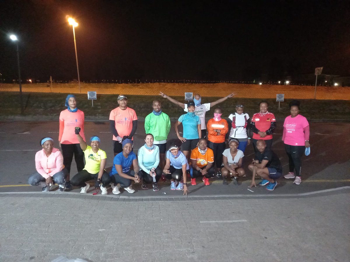 Devandy10's tweet photo. Team 4am phakathi inside ✊🏾 had a bit of an uncomfortable run today, I was surrounded by soldiers to keep me going till we finish 🙏🏽 Blessed Wednesday Fam 🙌🏽❤️
#RunningWithTumiSole
#TeamDynamic
#SheRunsPeriod
#Lioness 💪🏽👸🏽 https://t.co/MgF6gyJf4o