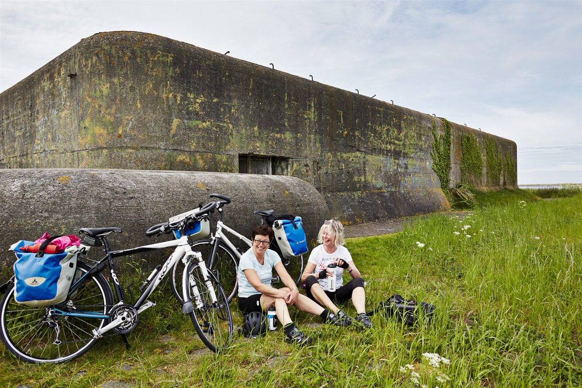 Vanavond zenden we de 2e livestream uit vanaf het Kazemattenmuseum op de Afsluitdijk. Ook één van de Atlantikwall-locaties in het Waddengebied. Met de livestreams markeren we de ingebruikname van deze zgn. ‘luisterplekken’. Bekijk de livestreams via lnkd.in/dU7u8GZ