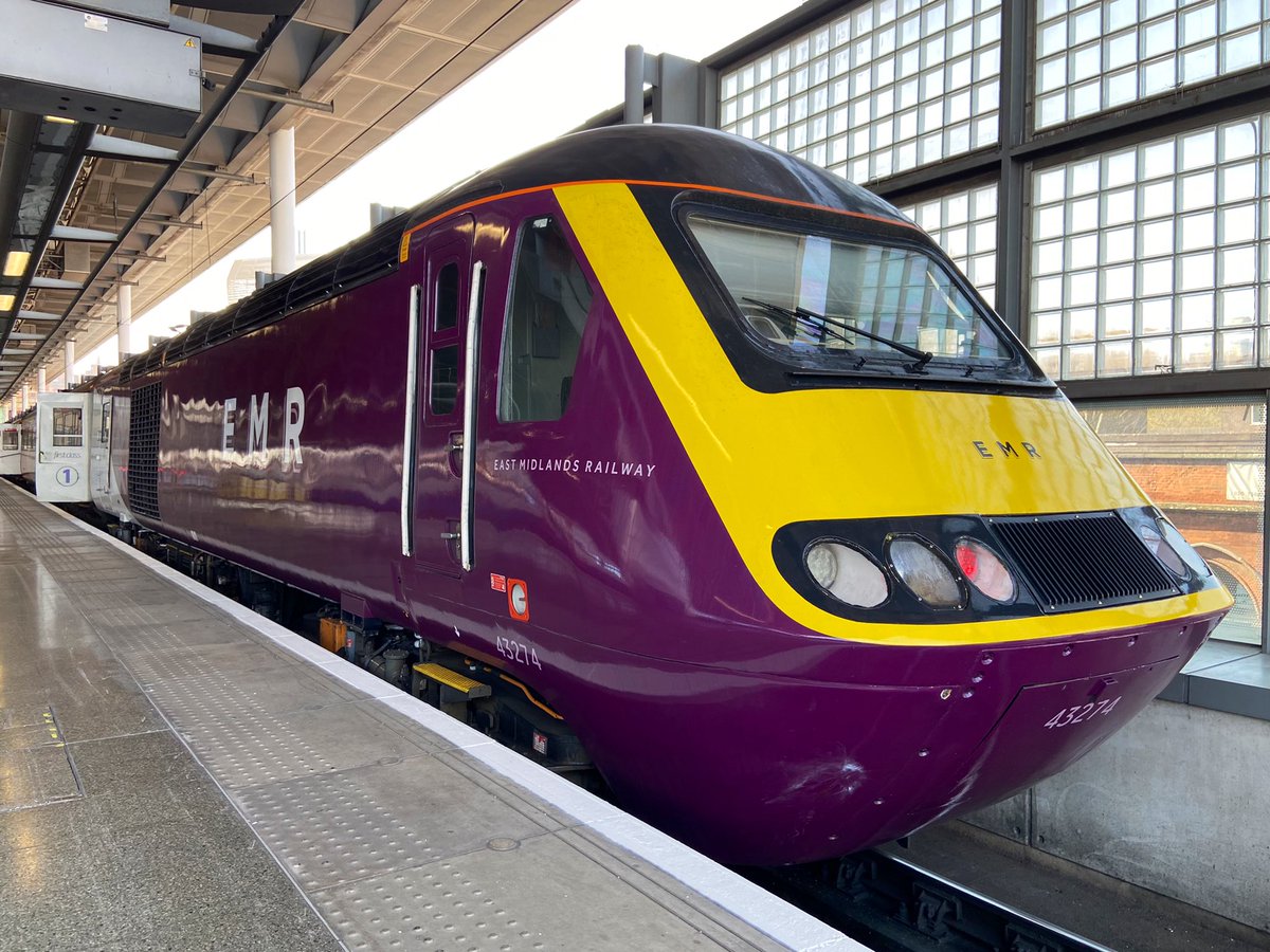 MartynSpencer10's tweet image. #hstbash #yesemr #trainsoftwitter #uktrains #intercity125 #hst #highspeedtrain #class43 20/4/21 43274 @ St Pancras @dominichames @thelegoguard @JDrvr @mole259 @thesatnav89 @WilsonBone @mattymidland @HiPa_IC125_ @MrTimDunn @TraceyDagley