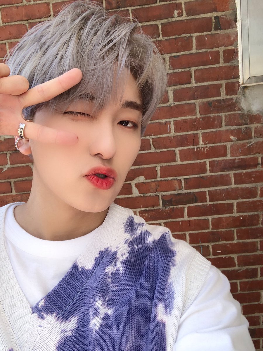 OmegaX_members's tweet photo. [#OX]

봄지나가고 여름이다가오는 지금 날씨 너무 좋아😛💋

#OMEGA_X #오메가엑스 #세빈 https://t.co/uwF0k0Lgzc