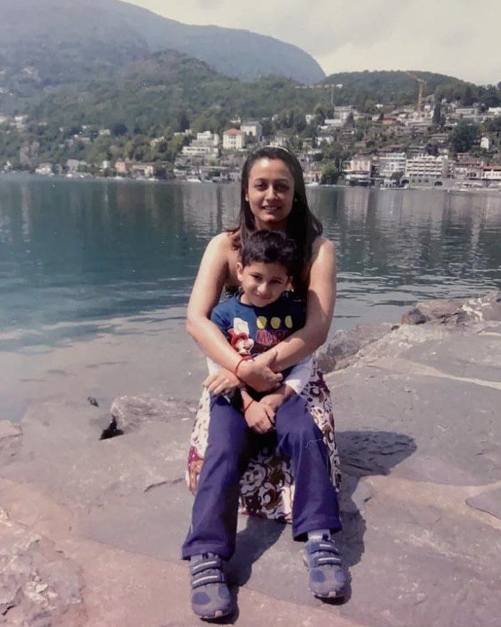 Karimnagar_GFC's tweet photo. #NamrataShirodkar vadina #gautamghattamaneni when we dropped MB off for his song shoot in the beautiful mountains of Switzerland
#SwissDiaries #WaybackWednesday #OneForEachDay
#Namrata via Instagram post 🥰🤗
#SarkaruVaariPaata @urstrulyMahesh #MaheshBabu https://t.co/2TmjRXZ8tl