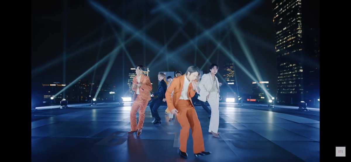 Thread because I’m being bias wrecked. And I forgot how much I loved this performance!  @BTS_twt