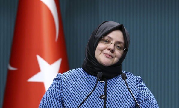 MelisGny98's tweet photo. Sen şimdi çok iyi anlayacaksın Yoksulluk ne demekmiş Sayın Bakanım pardon eski bakanım..
Zehra Zümrüt Selçuk https://t.co/qLqzMr7yXm