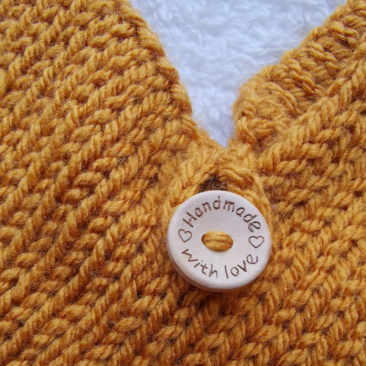 Daisy23547498's tweet photo. Finished another bag, gold/mustard colour with plaited icord strap .. think I'm in love 
#handmade
#stylecraftyarn
#woolful
#hippie
#boho
#festival https://t.co/lvuUty56xY