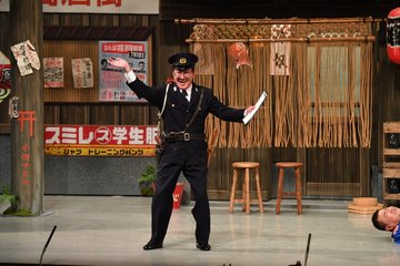 チャーリー浜 お笑い の死因は誤嚥性肺炎 ギャグが話題 嫁や子供は