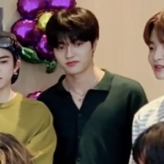 matetsushi's tweet photo. BUT HARUTO'S FIT THOOO 😭✋🏻 
@treasuremembers https://t.co/3uwdFxSCZT
