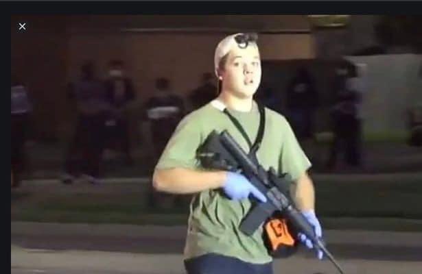 tiyasircar's tweet photo. For all y’all defending the cop who shot 15-yr old #MakhiaBryant (who had a knife) 4x in the chest, killing her:
Reminder that #KyleRittenhouse actually shot &amp; KILLED 2 ppl before being apprehended alive &amp; unscathed. Cops got him water. Deadly force doesn’t have to be the answer. https://t.co/dLsxuVac93