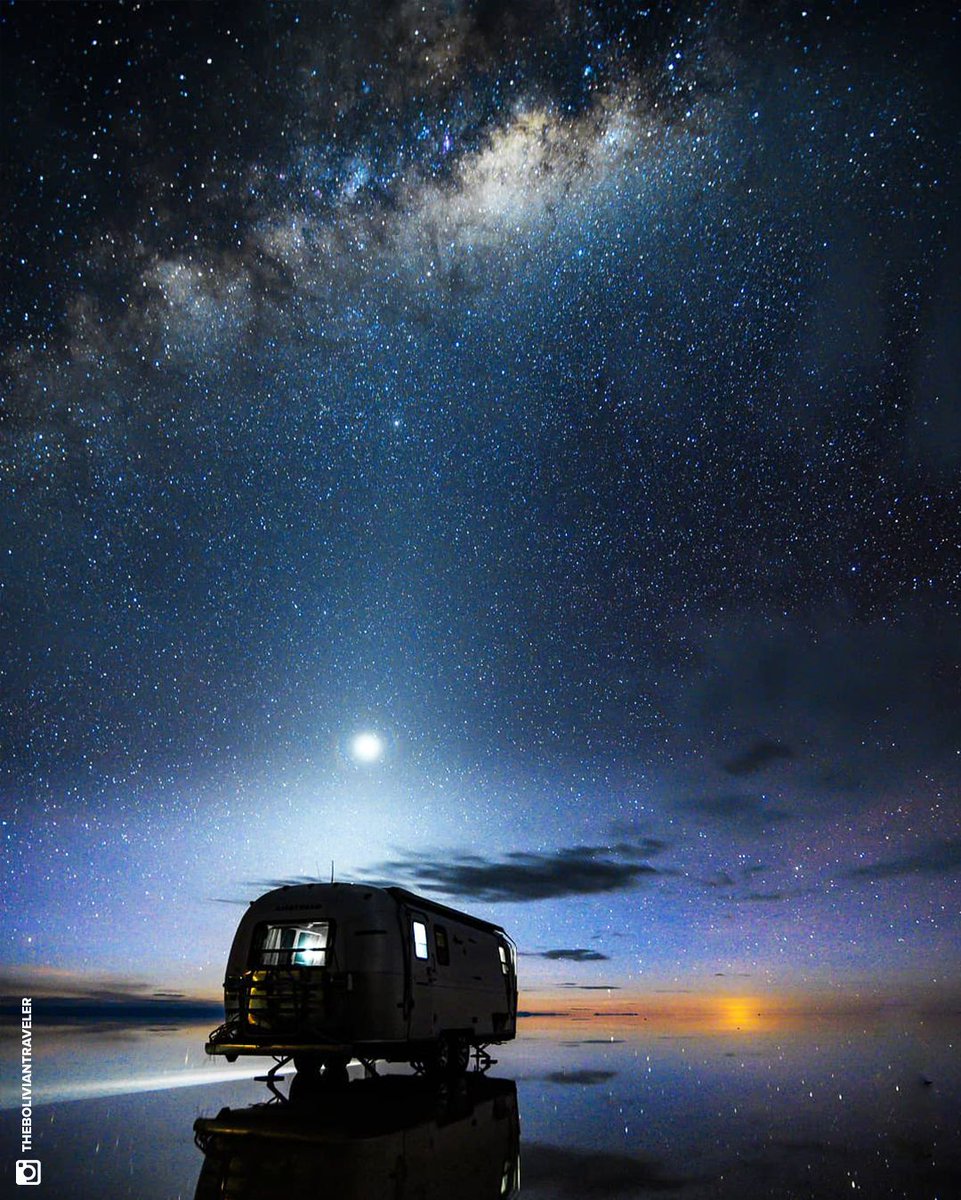 futurasciences's tweet photo. [⚛️] Un des plus beau endroit sur #Terre pour observer la #VoieLactee se trouve en #Bolivie, sur le « Salar de Uyuni », le plus grand désert de sel du monde ! Via Andres MacLean - The Bolivian Traveler 👉  https://t.co/TT6no6pWEM #futuraplanete https://t.co/e8QFpTnun7