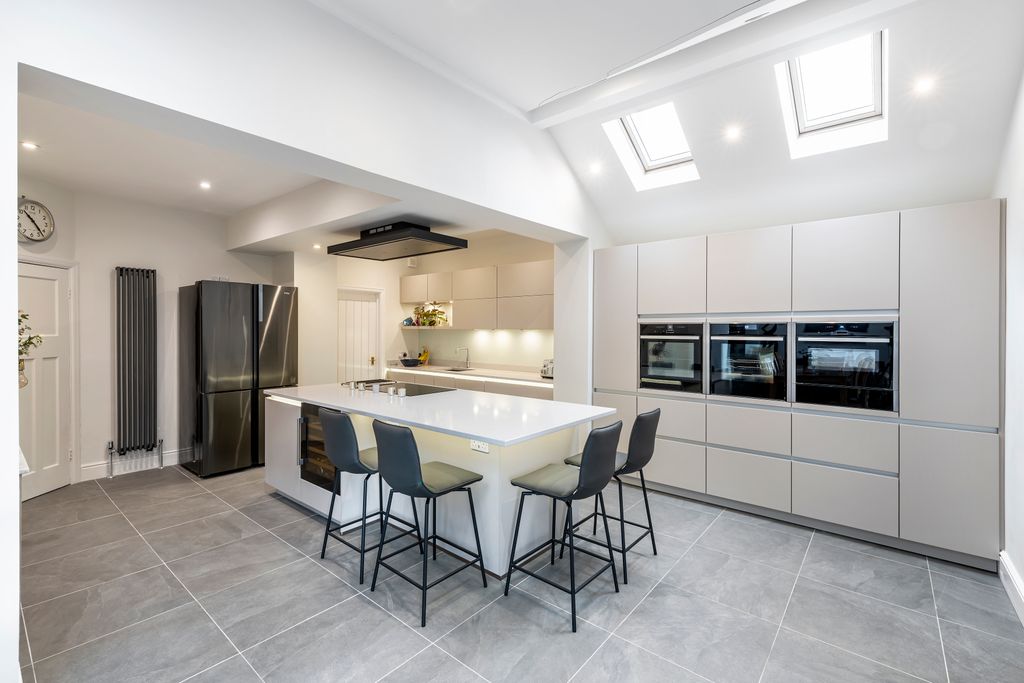 tkpdesignstudio's tweet photo. Which part of your new #kitchen would benefit from the brightness boost an overhead window can provide? https://t.co/mqAxPy5PYn