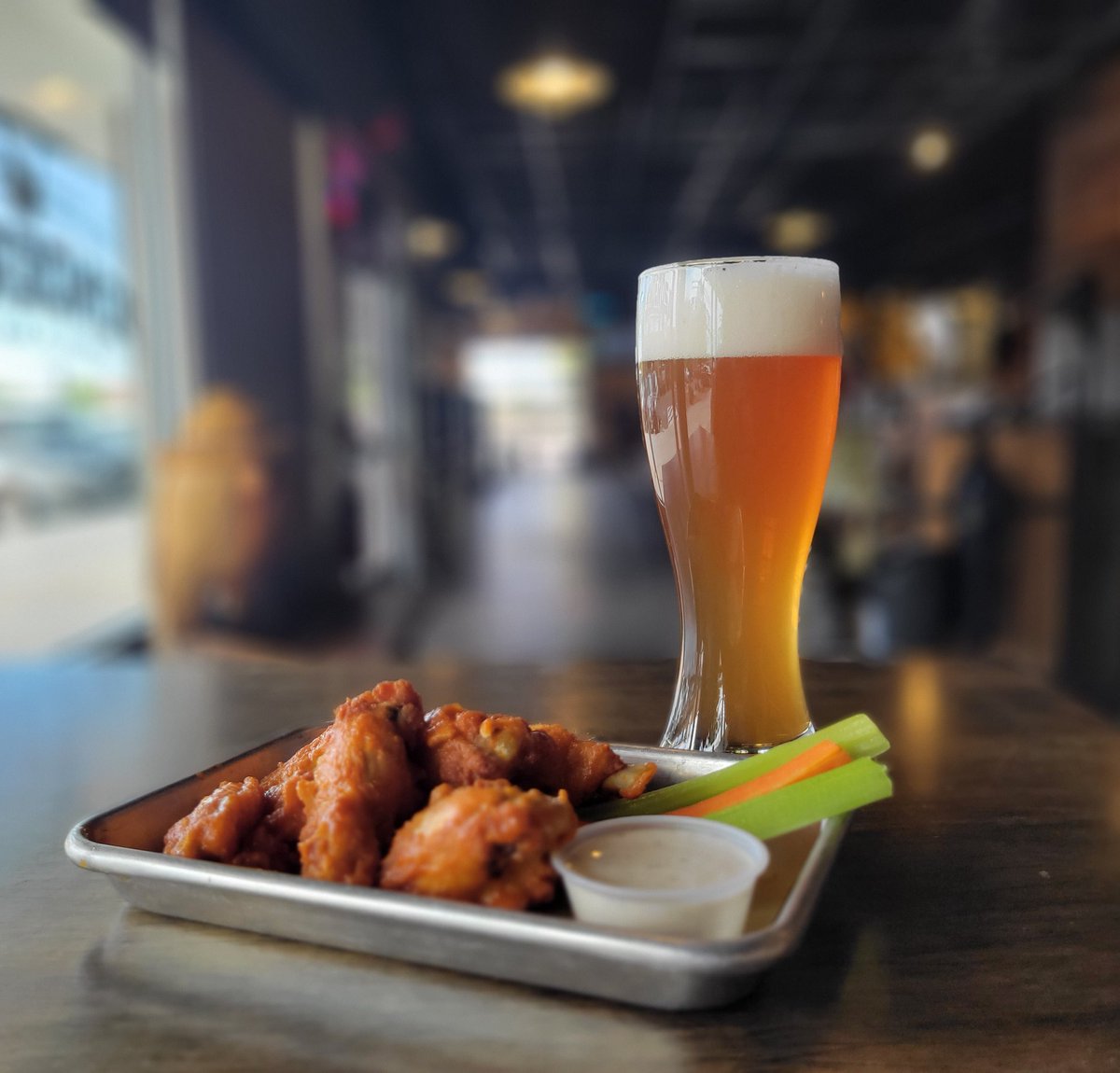 Eat your wings like no one is watching 🤤😊
.
.
Six packs, growler fills and your favorite pub grub is available to -go daily 
Sunday through Wednesday 11:30 to 8p
Thursday through Saturday 11:30 to 10p